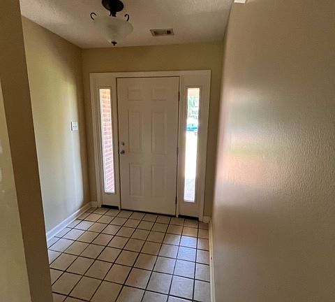 4th image of 140 Mack Edward Dr