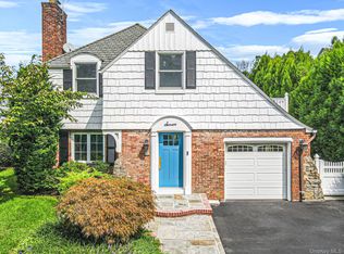 7 Highmeadow Rd, Manhasset, NY 11030