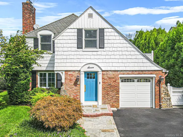 7 Highmeadow Road, Manhasset, NY 11030