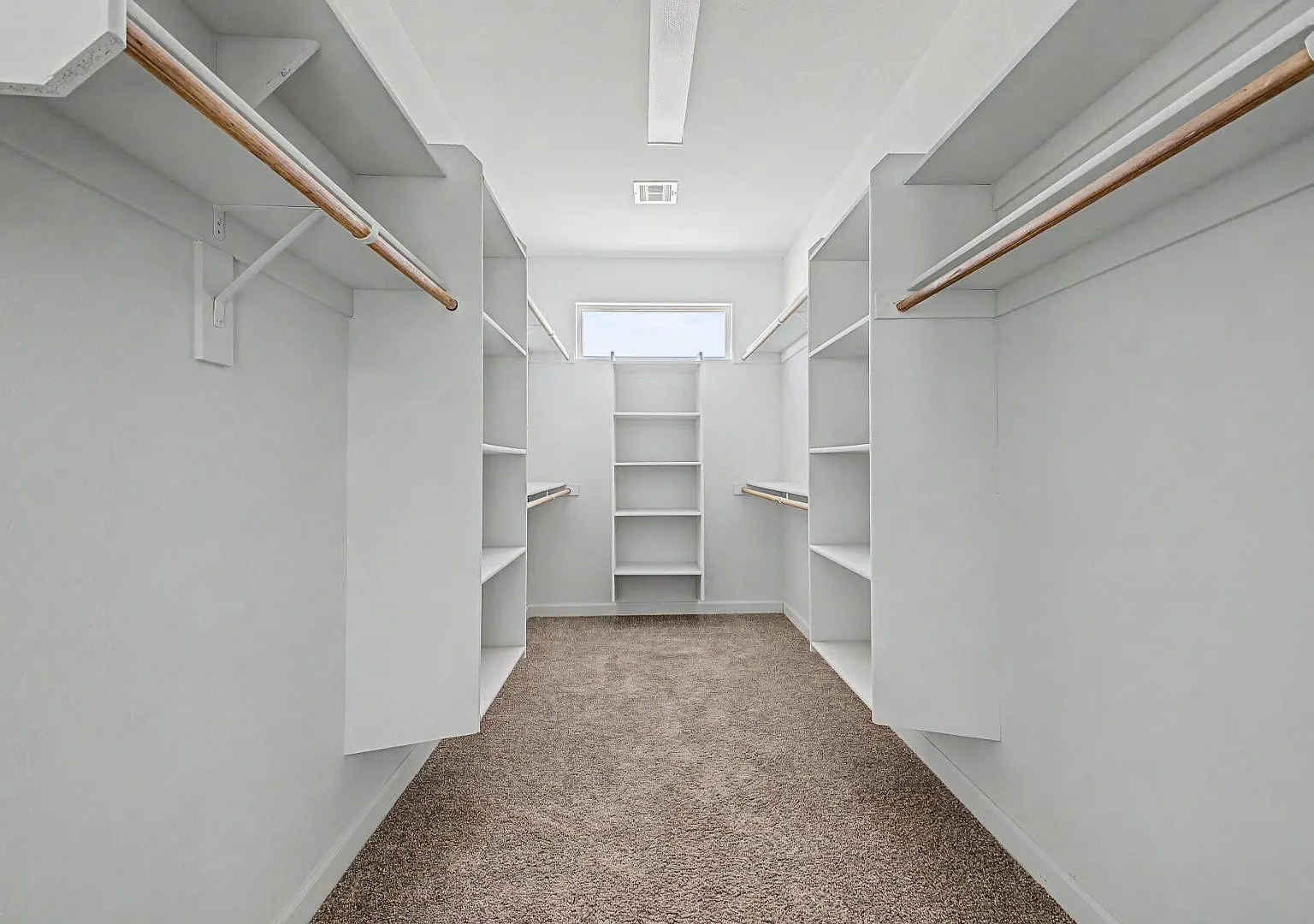 3 bed, 2.0 bath, 1658 sqft, $2,399 — Photo 4