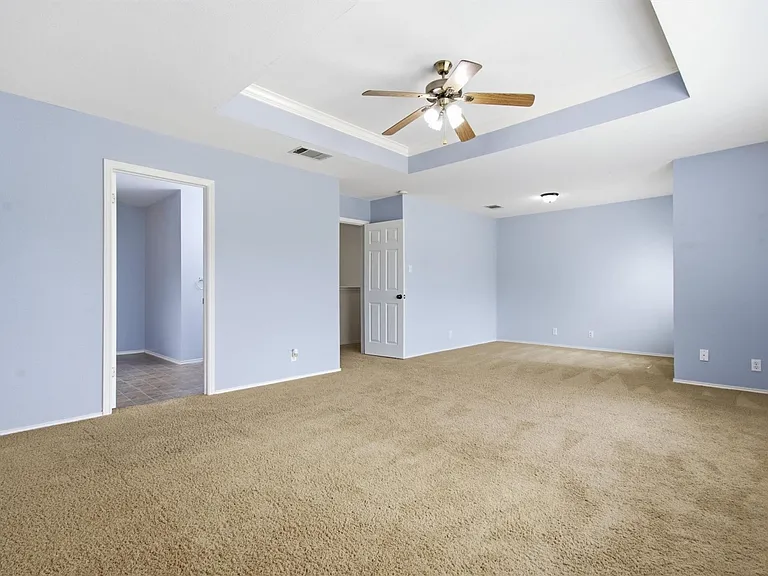 1806 Carriage Hills Trl — Photo 17