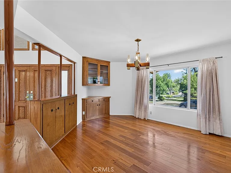 10401 Wystone Ave — Photo 12