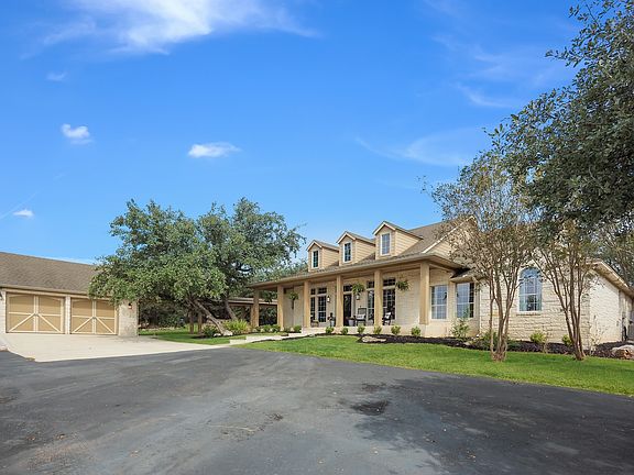 5th image of 130 River Chase Dr