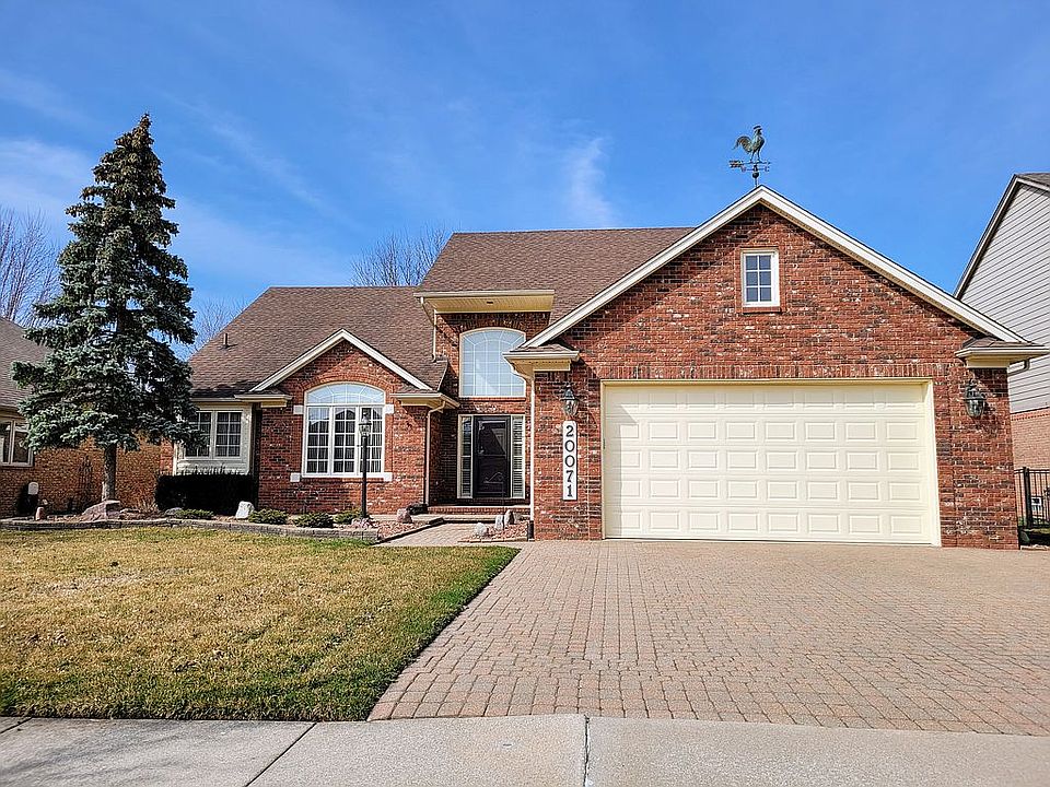 Beautiful 4bd split brick! 