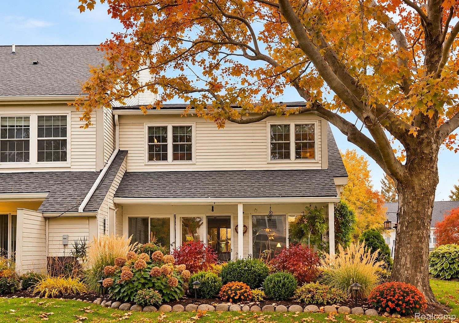 2668 Williamsburg Cir, Auburn Hills, MI 48326