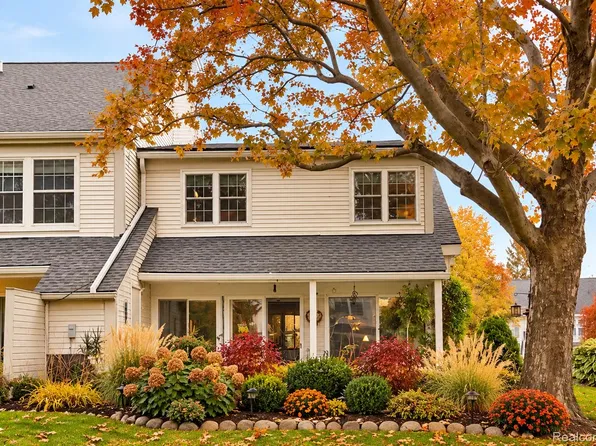 2668 Williamsburg Cir, Auburn Hills, MI 48326