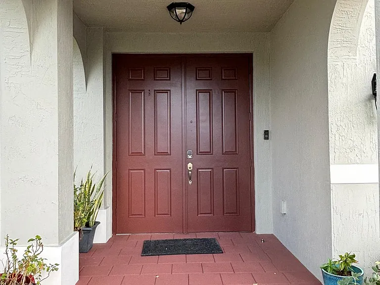 W 35th Ln — Photo 3