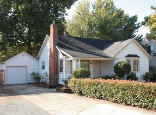 621 NE A St, Grants Pass, OR 97526