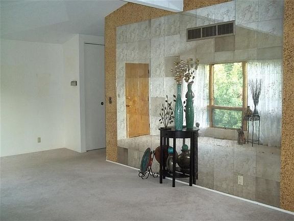 5th image of 5850 Margo Dr