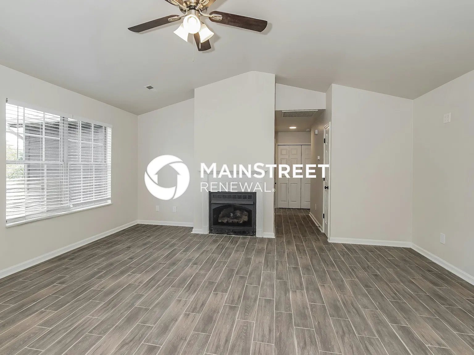8424 Gardenside Ln — Photo 4