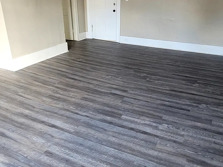 324 W 9th St — Photo 17