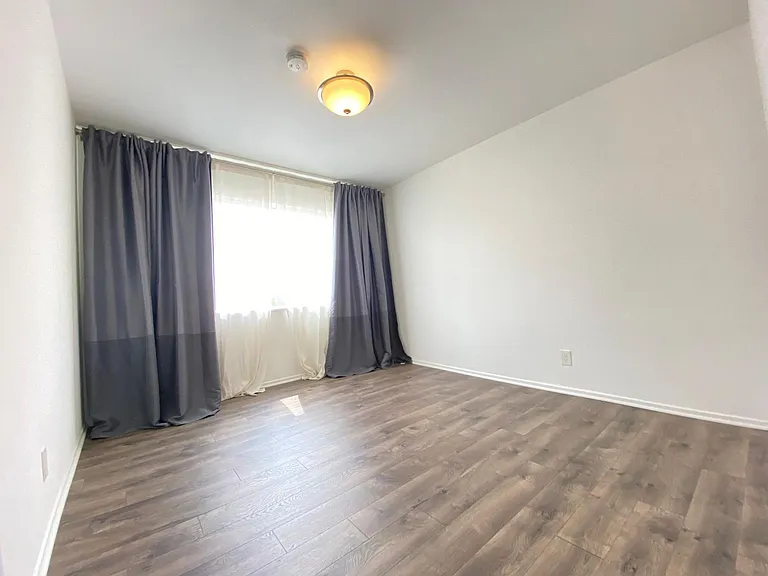 1515 Oak St #34 — Photo 18