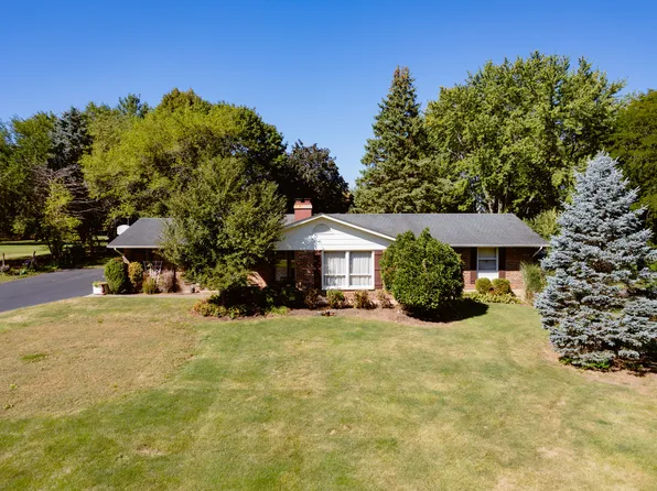 6N080 Old Homestead Rd, Saint Charles, IL 60175