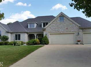 5 Milton Ln, Bloomington, IL 61704