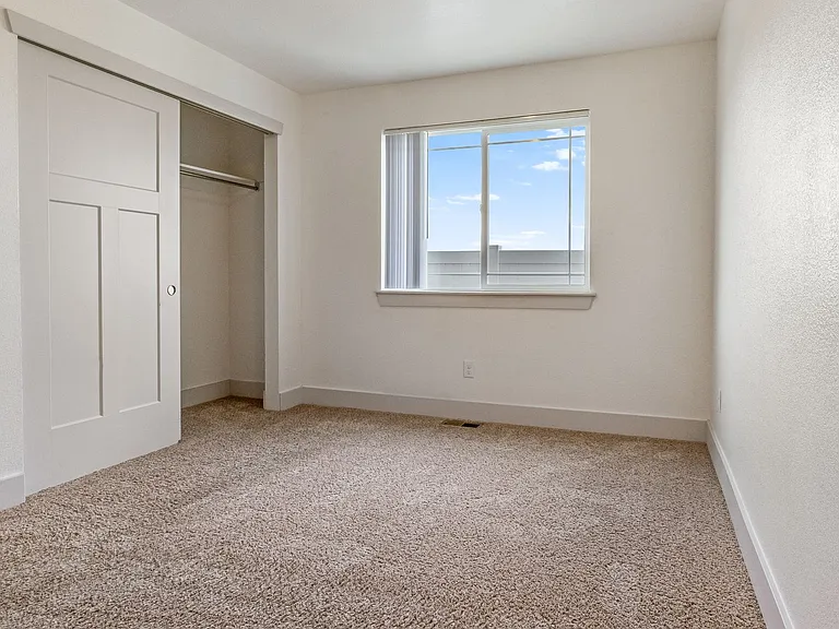 110 Parkview Ct — Photo 43