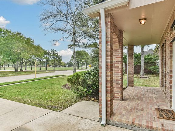 3rd image of 14807 Carolina Falls Ln