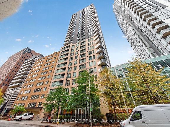 2nd image of 40 Nepean St #1902