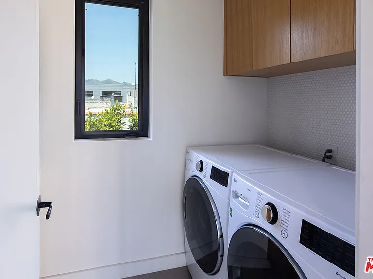 631 N Curson Ave — Photo 24