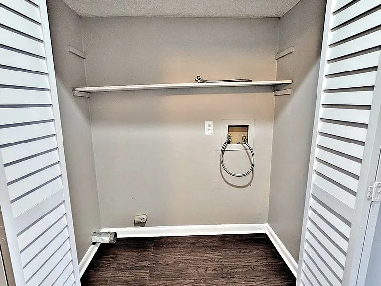 Avalon Cove Townhomes — Photo 14