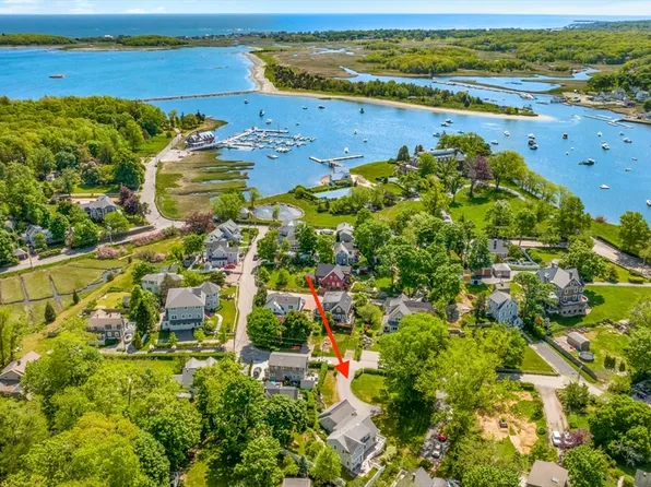 36 Stockbridge St, Cohasset, MA 02025