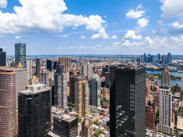 138 East 50th Street image 1 of 22