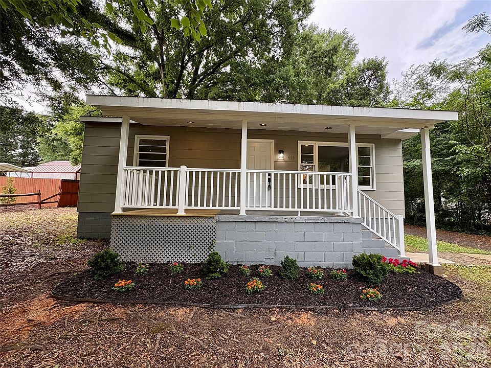 1st image of 435 E Club Dr
