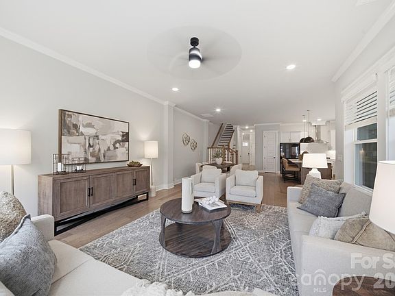 2nd image of 2503 Lydia Ave