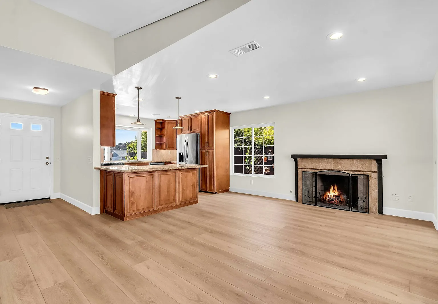 6246 Decanture Street — Photo 3