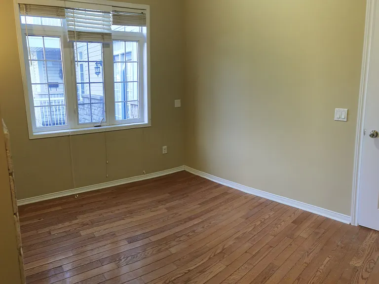 428 Bur Oak Ave #MAIN — Photo 6