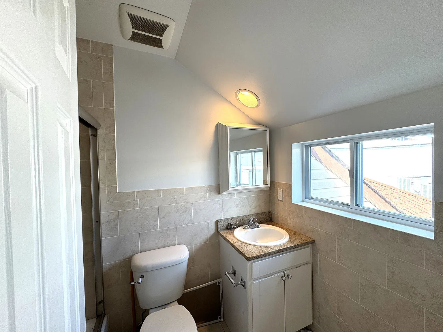 39 Mineola Blvd — Photo 4