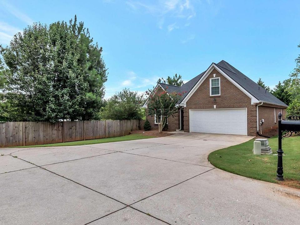 1st image of 604 Valley Glen Dr
