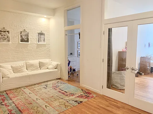 Rented by A P Realty Group NY LTD | media 48