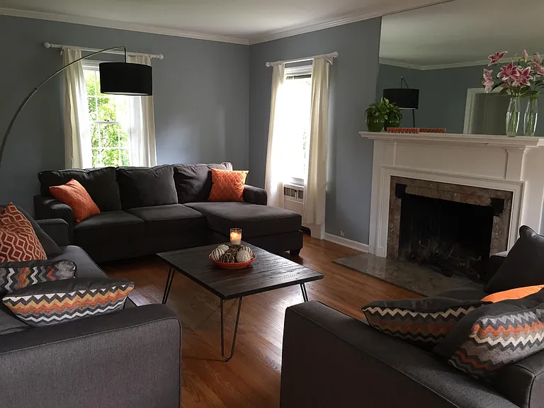 302 N Esther St — Photo 8