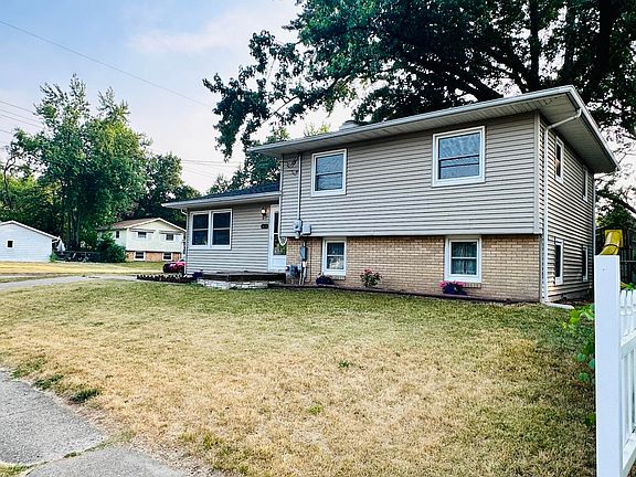 2nd image of 7418 Rockford St