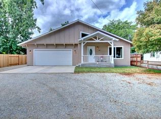 411 Pine St, Phoenix, OR 97535
