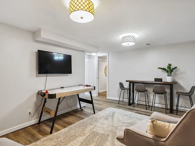 Building's Lounge