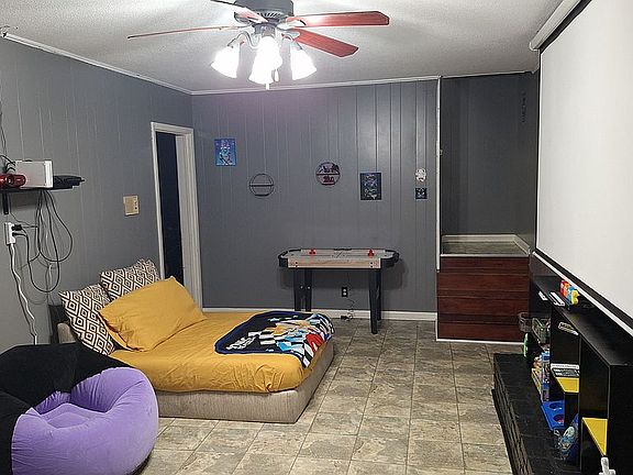 5th image of 203 Mitchell St