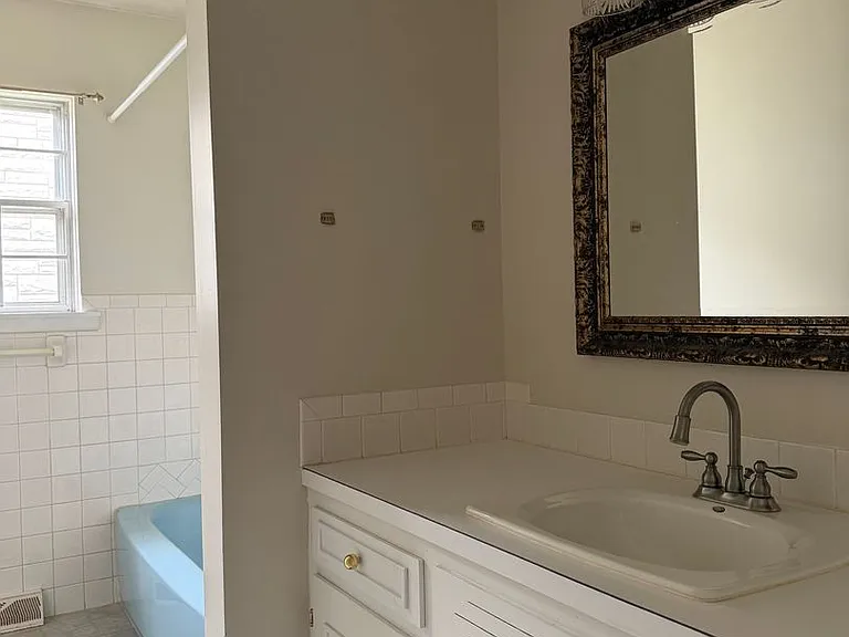 2828 S Stewart Ave — Photo 8
