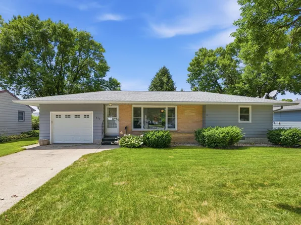 520 2nd St E, Hector, MN 55342