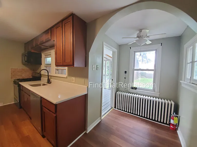 117 W Pomfret St — Photo 8