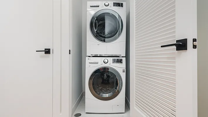 Rented by Nooklyn NYC LLC | media 22