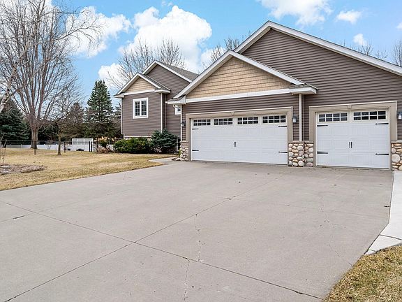 5th image of 20599 Islandview Cir