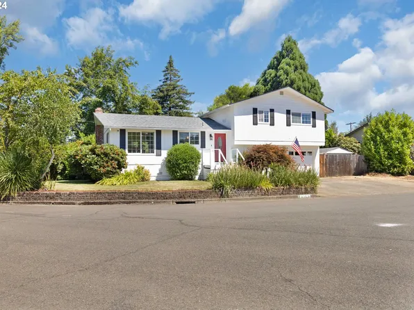 1357 NW Garden St, Roseburg, OR 97471