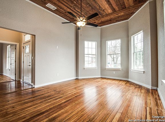 2nd image of 807 Montana St