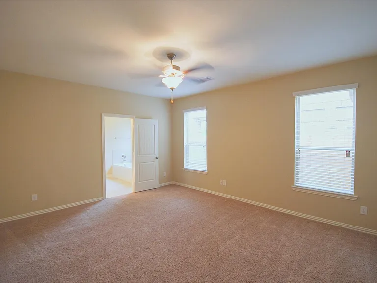 7103 Avalon Bend Cir — Photo 16