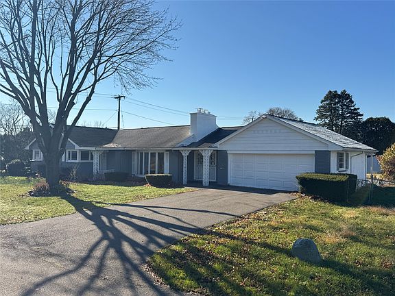 3rd image of 124 Eldredge Dr
