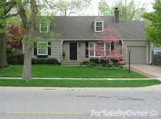 7308 Cherokee Dr, Prairie Village, KS 66208