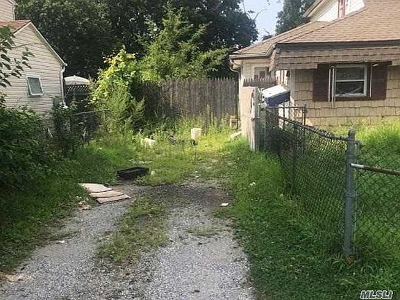 2nd image of 38 E Halley Ln