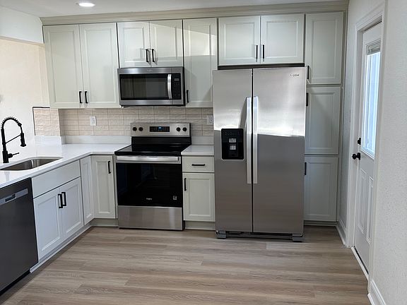 3rd image of 8268 Chesapeake Blvd