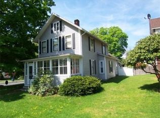 22 Maple St, Northampton, MA 01062